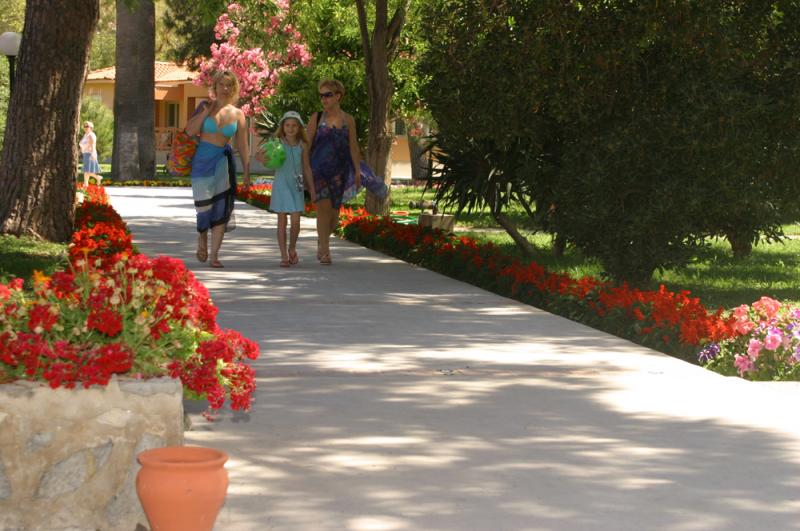 KUŞTUR TATiL KÖYÜ