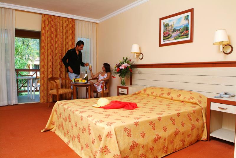 KUŞTUR TATiL KÖYÜ