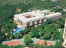 CORiNTHiA EXCELCiSOR HOTEL