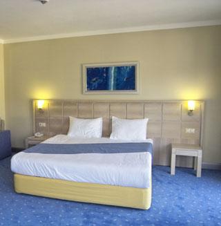 THE MAXIM RESORT HOTEL