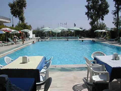 HAPPY DREAMS BEACH HOTEL