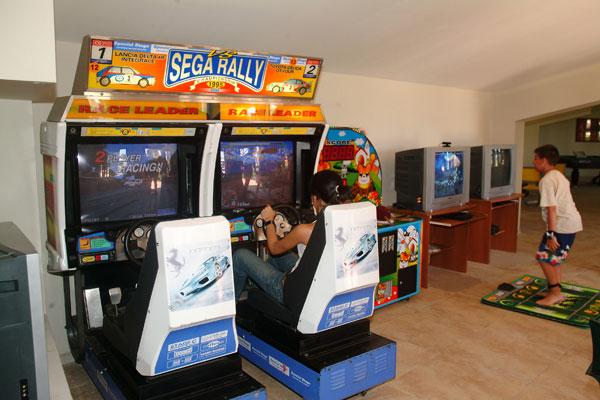 SHERWOOD BREEZES RESORT HOTEL